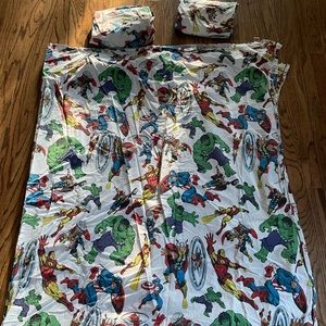 POTTERY BARN KIDS Marvel Comics Avengers Hulk Full Top Sheet 2 Pillow Cases.